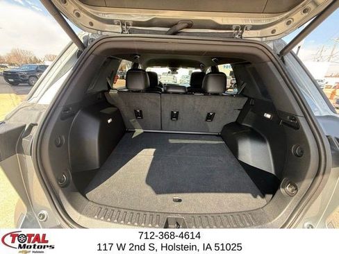 Used 2026 Chevrolet Equinox LT w/ Convenience Package II image 13