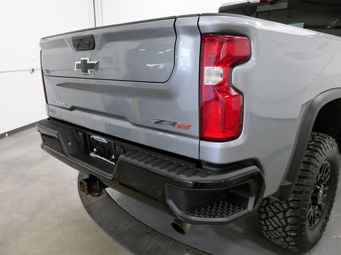 Used 2024 Chevrolet Silverado 2500 ZR2 w/ Technology Package AWD/4WD image 36