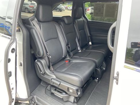 Used 2025 Honda Odyssey Sport-L image 17