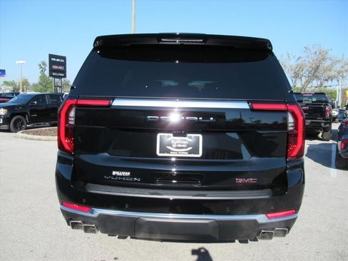 New 2026 GMC Yukon Denali w/ Denali Reserve Package AWD/4WD image 6