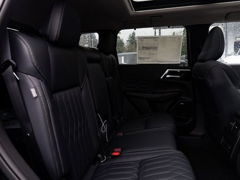 New 2026 Mitsubishi Outlander SEL image 23