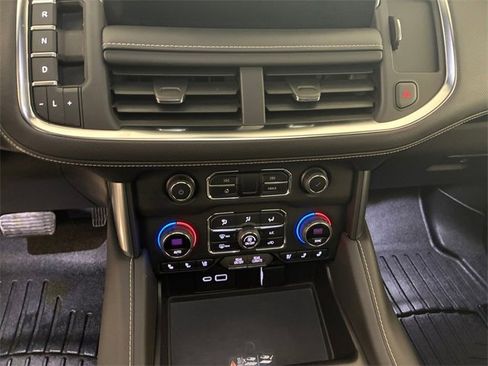 Used 2022 Chevrolet Suburban Premier image 21