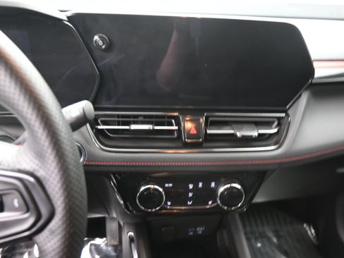 Used 2024 Chevrolet TrailBlazer RS w/ Convenience Package FWD image 16
