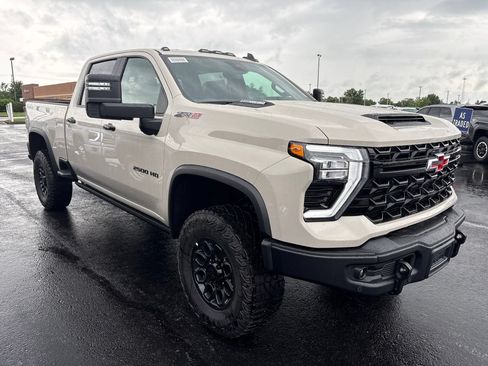 New 2026 Chevrolet Silverado 2500 ZR2 w/ ZR2 Bison Edition AWD/4WD image 2