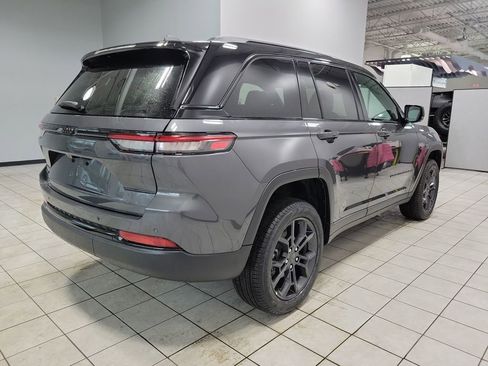 New 2025 Jeep Grand Cherokee Limited image 6
