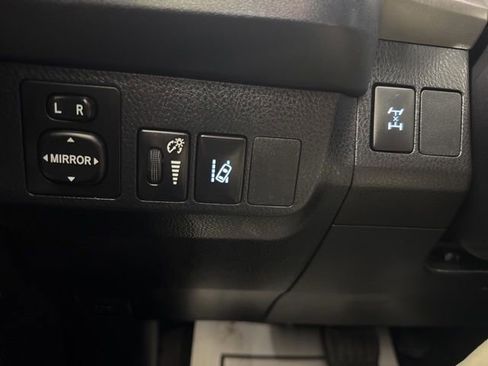 Used 2018 Toyota RAV4 LE w/ All Weather Liner Package AWD/4WD image 19