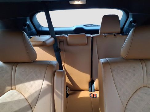 Used 2024 Toyota Highlander Platinum image 21