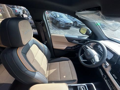 New 2026 Chevrolet Equinox ACTIV w/ Convenience Package III AWD/4WD image 26