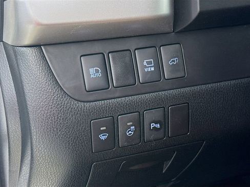 Used 2017 Toyota Highlander Limited Platinum image 12