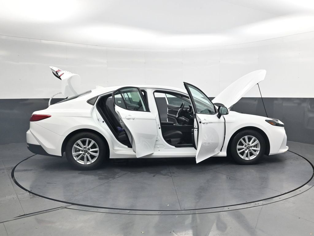 Used 2026 Toyota Camry LE FWD image 41