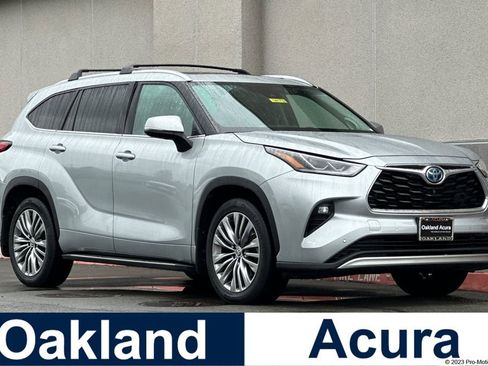 Used 2021 Toyota Highlander Platinum AWD/4WD image 1