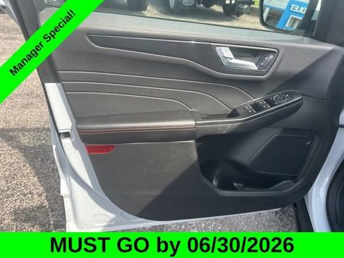 Used 2025 Ford Escape ST-Line Select AWD/4WD image 11