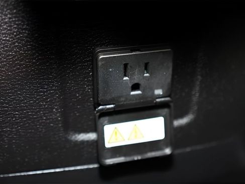 Used 2021 Jeep Wrangler Unlimited Sahara image 34