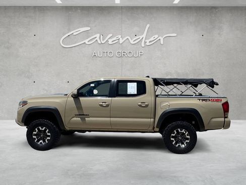 Used 2018 Toyota Tacoma TRD Off-Road w/ Technology Package AWD/4WD image 13