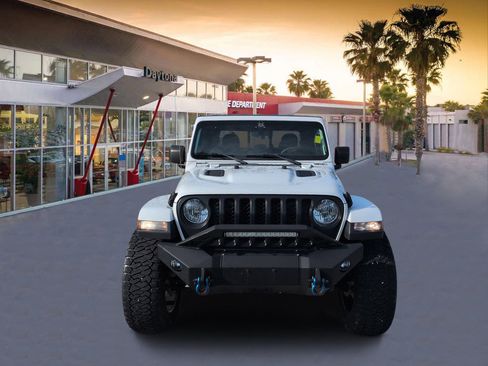 Used 2023 Jeep Gladiator Sport AWD/4WD image 8
