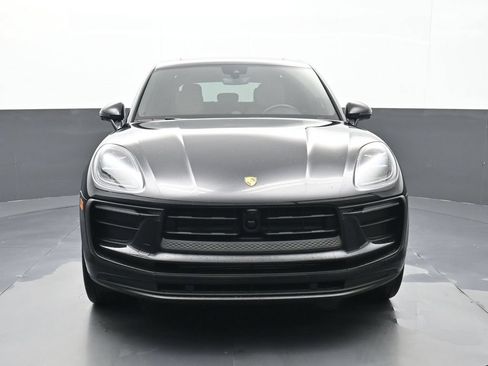 Certified 2025 Porsche Macan AWD/4WD image 26