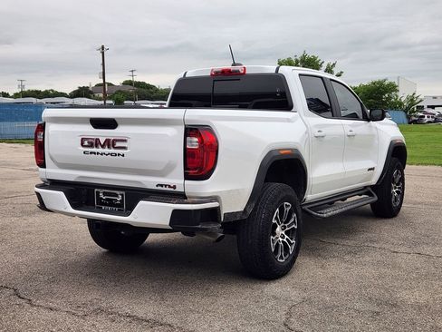 Used 2025 GMC Canyon AT4 w/ LPO, Off Road Lift Package AWD/4WD image 4