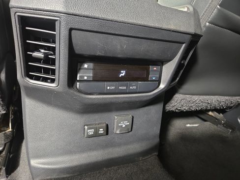 Used 2023 Toyota Sequoia SR5 w/ SR5 Premium Package AWD/4WD image 33