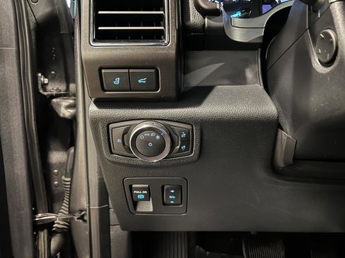 Used 2019 Ford Expedition Limited w/ Equipment Group 301A AWD/4WD image 15