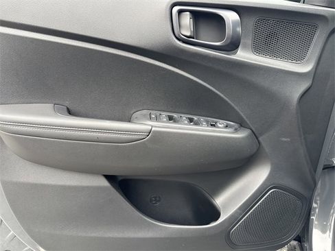 New 2025 Hyundai Venue Limited image 10