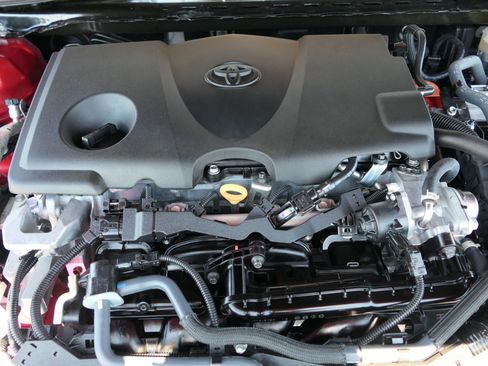 Used 2025 Toyota Camry LE image 28