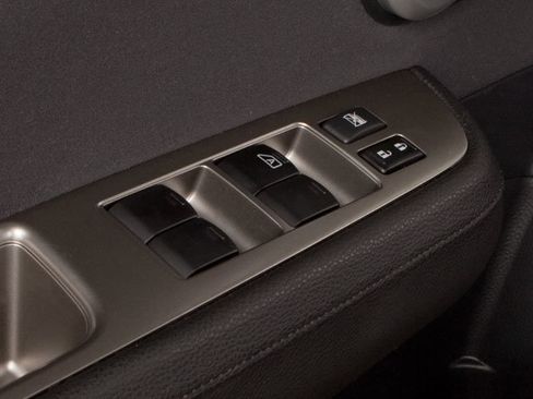 Used 2010 Nissan Versa 1.8 S w/ PWR Plus Pkg image 22