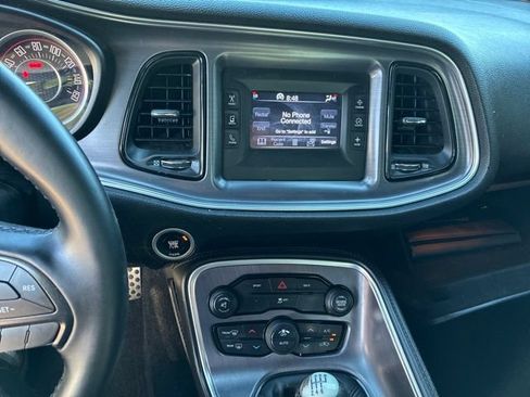 Used 2015 Dodge Challenger R/T w/ Quick Order Package 22B R/T RWD image 39