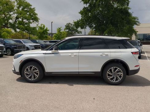 New 2026 Lincoln Corsair Premiere FWD image 6