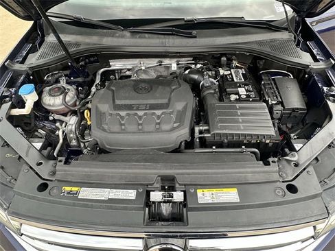 Used 2022 Volkswagen Tiguan SEL R-Line image 38