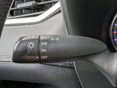 Used 2019 Toyota RAV4 LE image 8