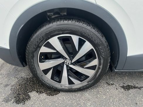 Certified 2023 Volkswagen ID.4 Pro AWD/4WD image 30