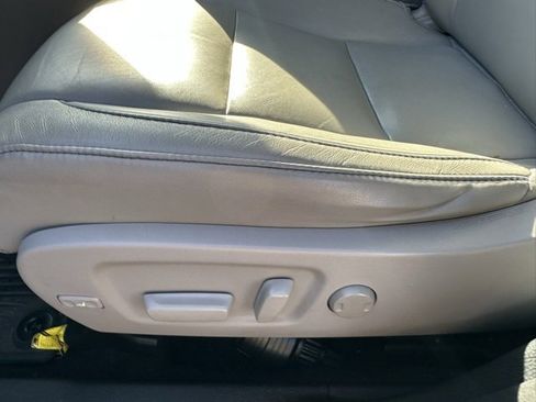 Used 2016 Toyota Highlander XLE image 28