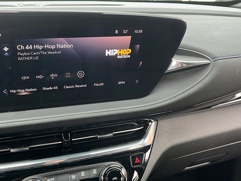 Used 2025 Buick Envista Sport Touring image 23