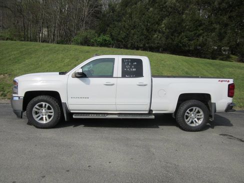 Used 2017 Chevrolet Silverado 1500 LT w/ All Star Edition AWD/4WD image 6