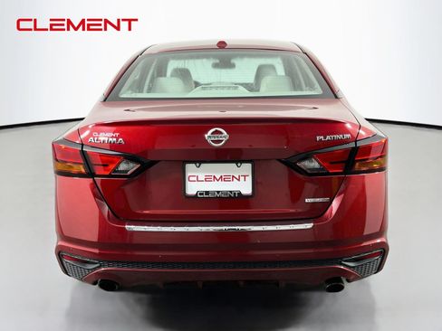 Used 2020 Nissan Altima 2.0 Platinum FWD image 8