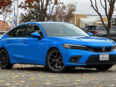 Used 2023 Honda Civic Sport image 2