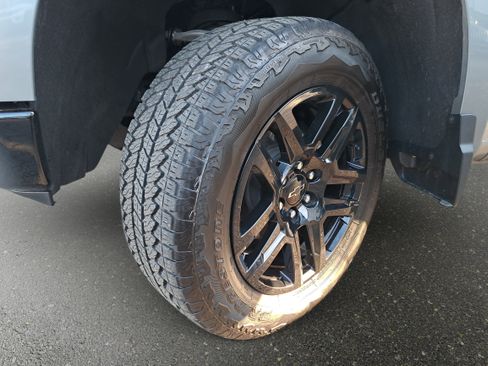 Used 2025 Chevrolet Silverado 1500 LT Trail Boss w/ Convenience Package II image 30