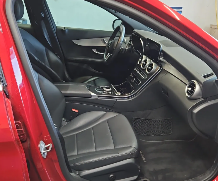Used 2021 Mercedes-Benz C 300 4MATIC Sedan image 9