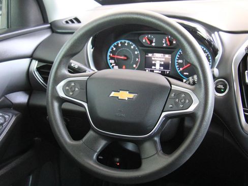 Used 2021 Chevrolet Traverse LS FWD image 11