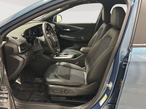 Used 2024 Buick Envista Preferred w/ Convenience I Package image 9