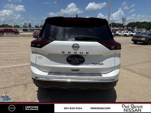 Certified 2024 Nissan Rogue Platinum w/ Platinum Premium Package FWD image 14
