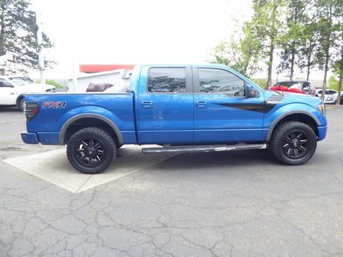 Used 2014 Ford F150 FX4 w/ Equipment Group 402A Luxury AWD/4WD image 8