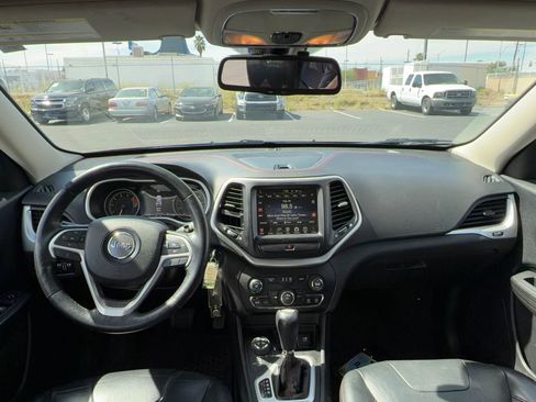 Used 2016 Jeep Cherokee Trailhawk w/ Leather Interior Group image 9
