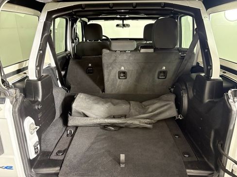 Used 2023 Jeep Wrangler Unlimited w/ Cold Weather Group AWD/4WD image 18