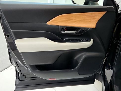 Used 2024 Toyota Grand Highlander Limited image 28