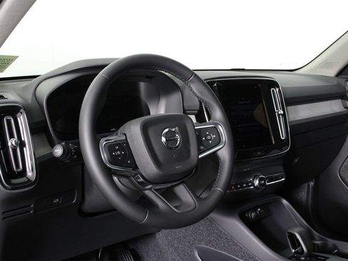 New 2026 Volvo XC40 B4 Core image 8
