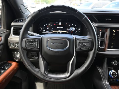 Used 2024 GMC Yukon Denali Ultimate AWD/4WD image 10