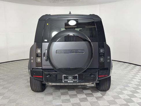 New 2026 Land Rover Defender 110 X-Dynamic SE image 3