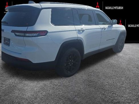 Used 2024 Jeep Grand Cherokee L Laredo AWD/4WD image 3