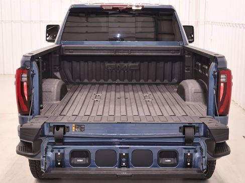 Used 2025 GMC Sierra 2500 Denali w/ Denali Reserve Package AWD/4WD image 36